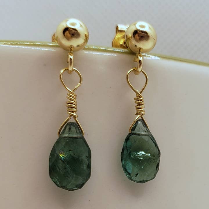 Minimalist Drop Örhängen - Grön Apatit för wholesale av Divine Dragon Designs