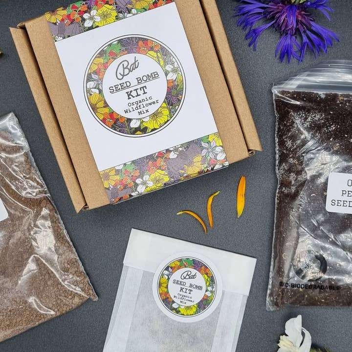 Nature Nurture Kids – wholesale DIY craft kit – Child – DIY Bat Seed Bomb Kit2