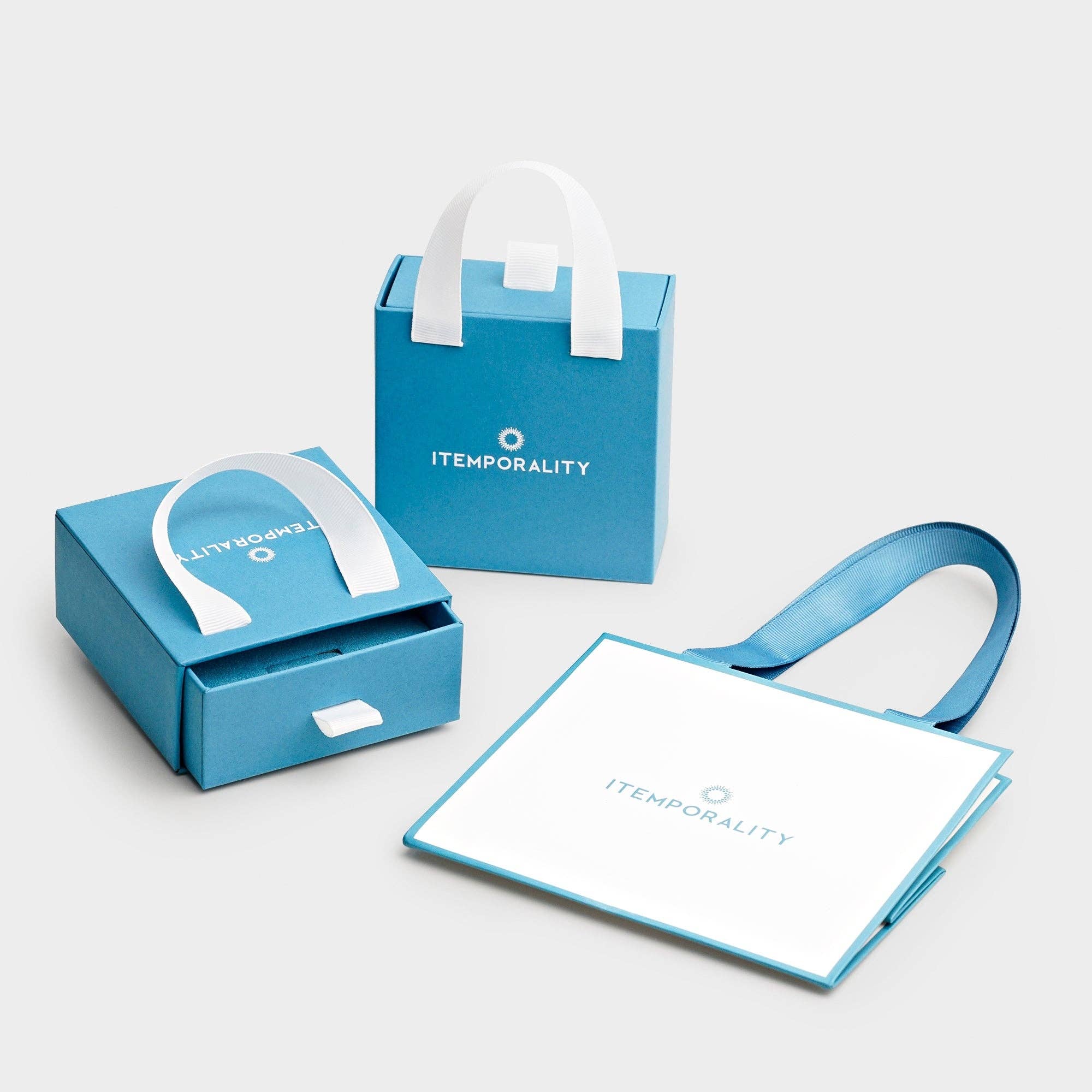 Itemporality - Vendita all'ingrosso Anelli multipietra - Anello in argento pavé di zirconi motivo quadrato4