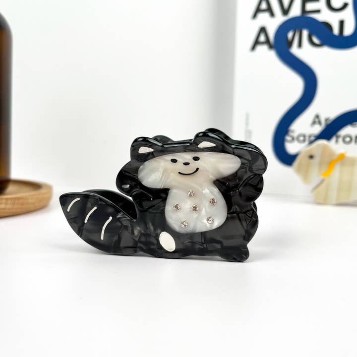 TheDivaSoap - Wholesale Hair Clip - Women's - Raccoon Hair Clip,Acetate Animal Hair Claw