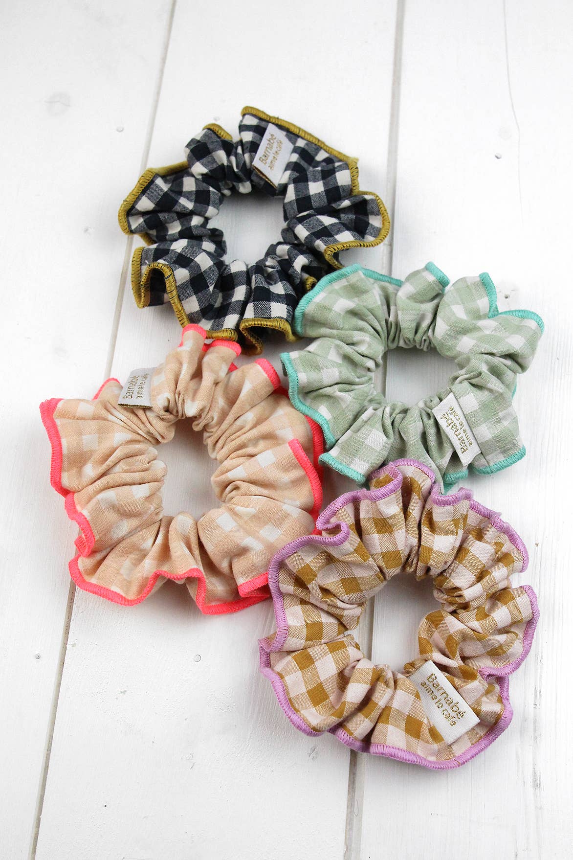 BARNABÉ AIME LE CAFÉ - Wholesale Scrunchie - Women's - Gingham Fabric Hair Scrunchie with Contrasting Overlock5