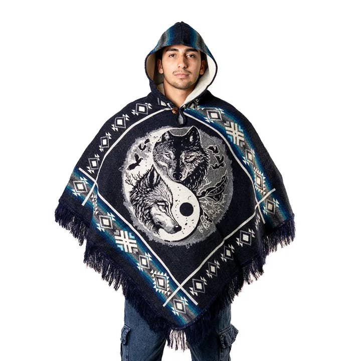 Poncho con Capucha de Lobo Andino Ropa Tribal al por Mayor para venta al por mayor de EcuadorStores