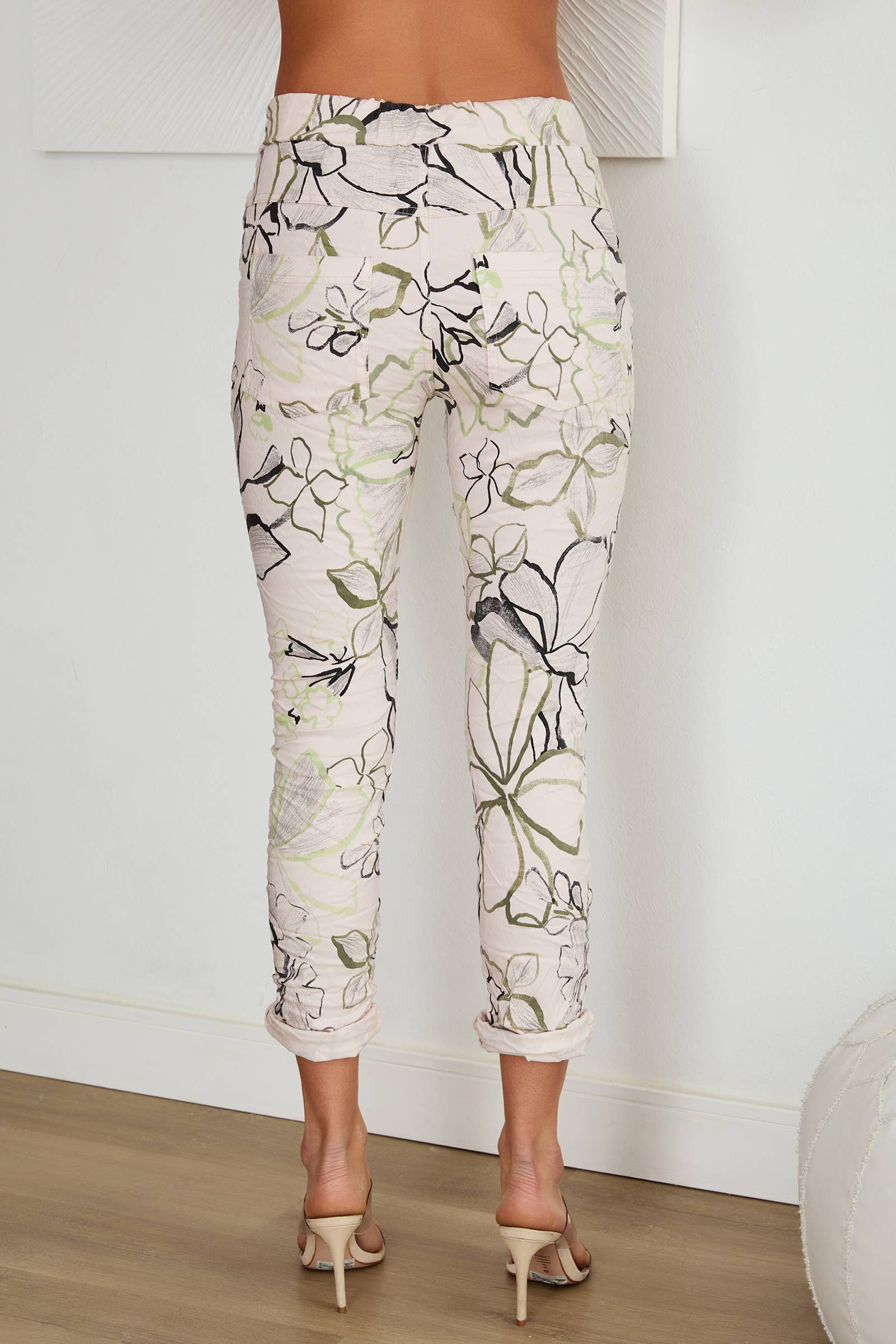 VENTI6 - Wholesale Pants - Women's - ART FLORAL PRINT CRINKLE JOGGER PANTS (21366-ARTFLORAL)2