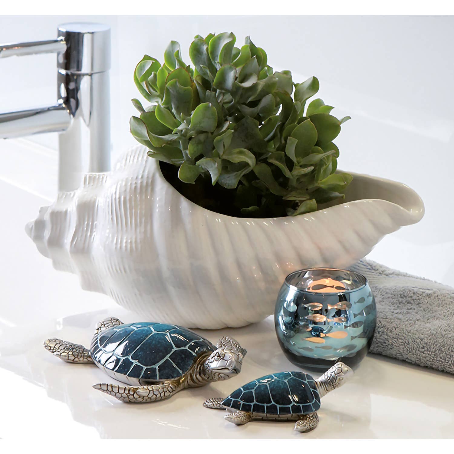 Gilde Handwerk Macrander GmbH & Co. KG - Wholesale Decorative Figurine - turtle “Josie”, blue/silver VE 82