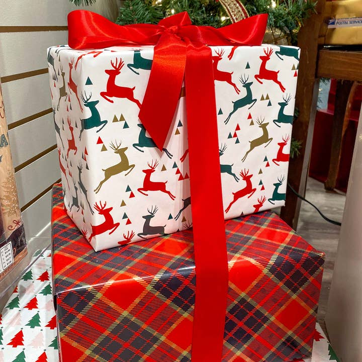 LA Ribbons Wholesale - Wholesale Wrapping Paper Roll - 24" x 16' Reversible Holiday Wrapping Paper | Prancing Deer/Plaid
5
