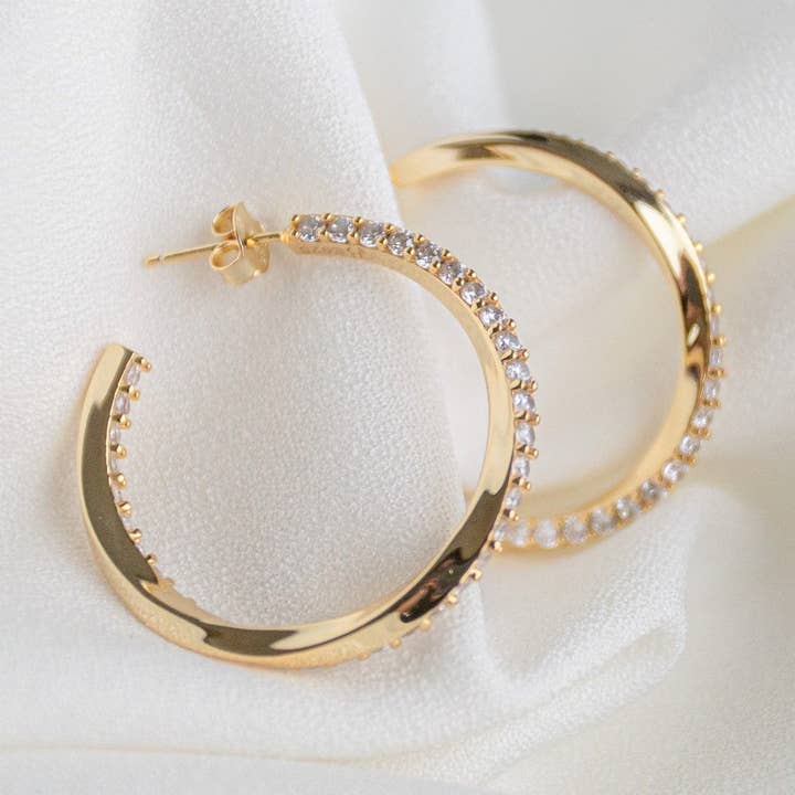 Twisted Diamond Hoops Gold for wholesale by Belmia