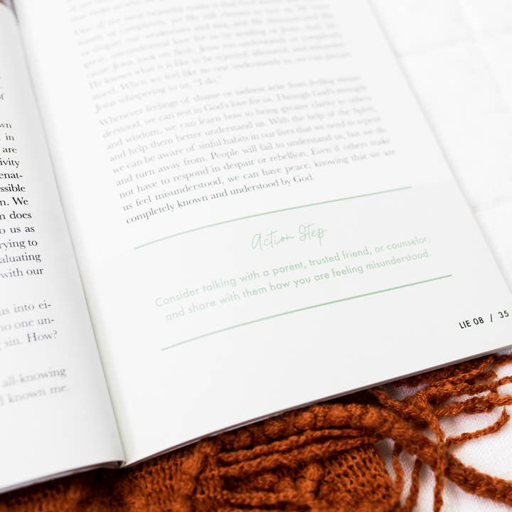 The Daily Grace Co - Wholesale Religion - Thirty Truths for Common Lies for Teens Booklet2