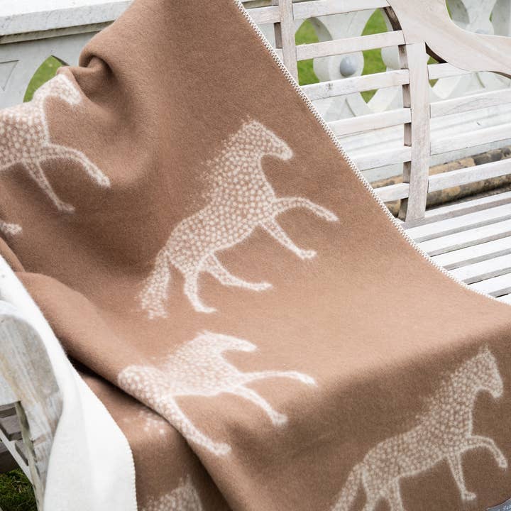 JJ Textile – wholesale Prydnadsfilt – Punkt Häst Ullfilt
