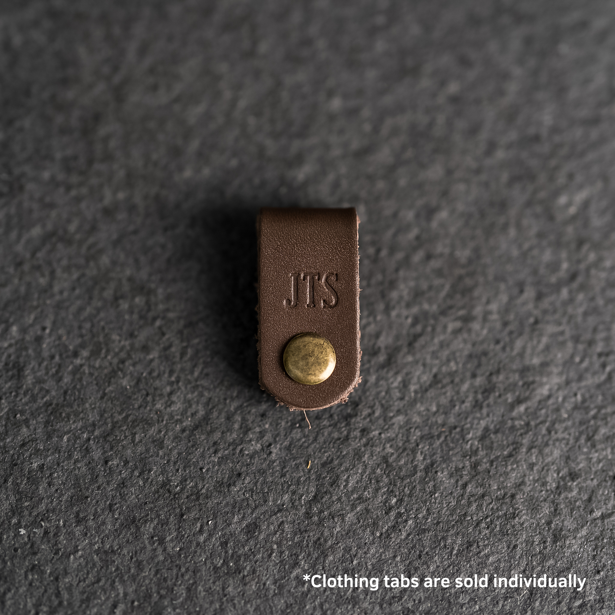 Ox & Pine - Vente Étiquette pour bagage - Onglets de vêtements en cuir personnalisés34