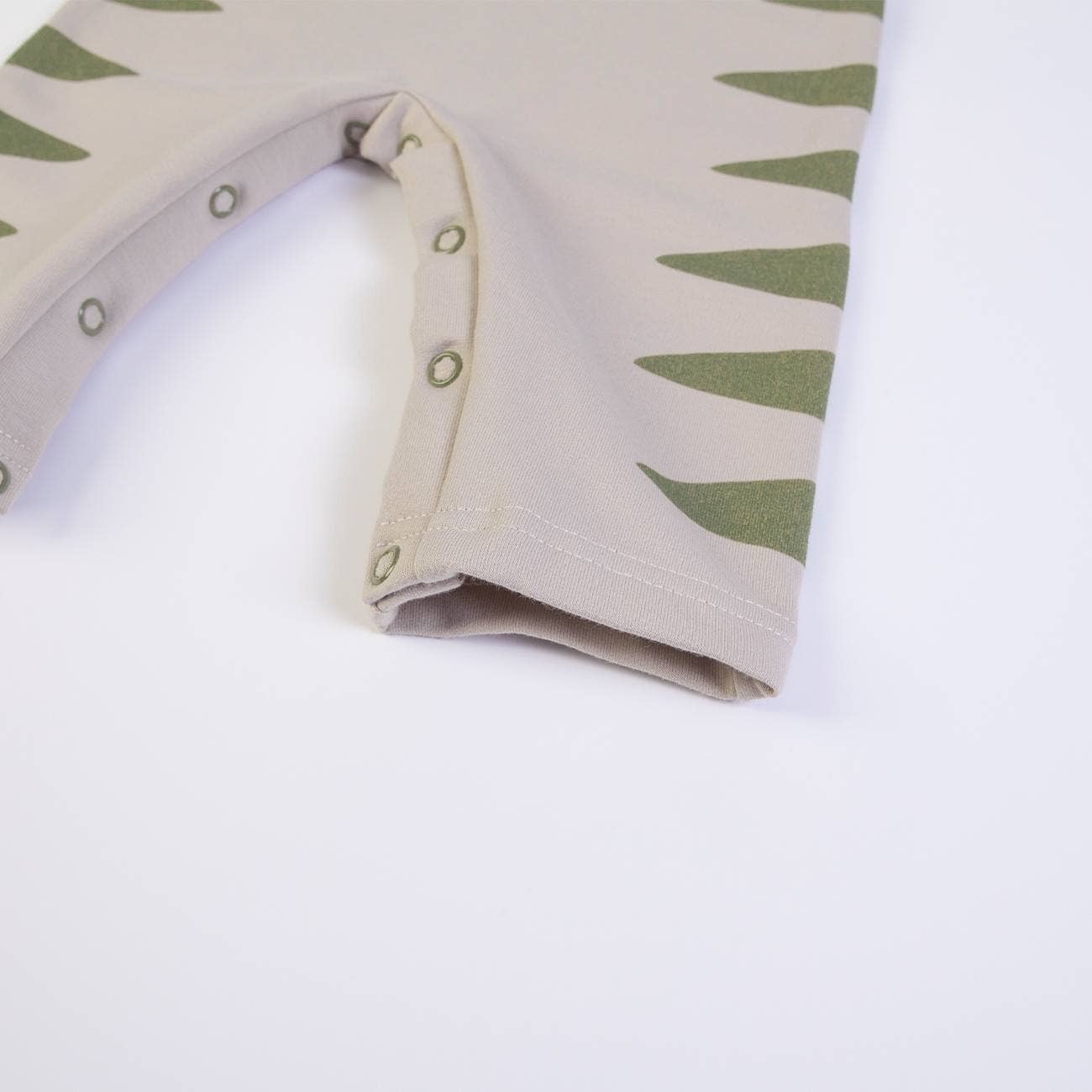 Brown green 16582 - Dungarees + t-shirt - AW 25-26 for wholesale on Faire9