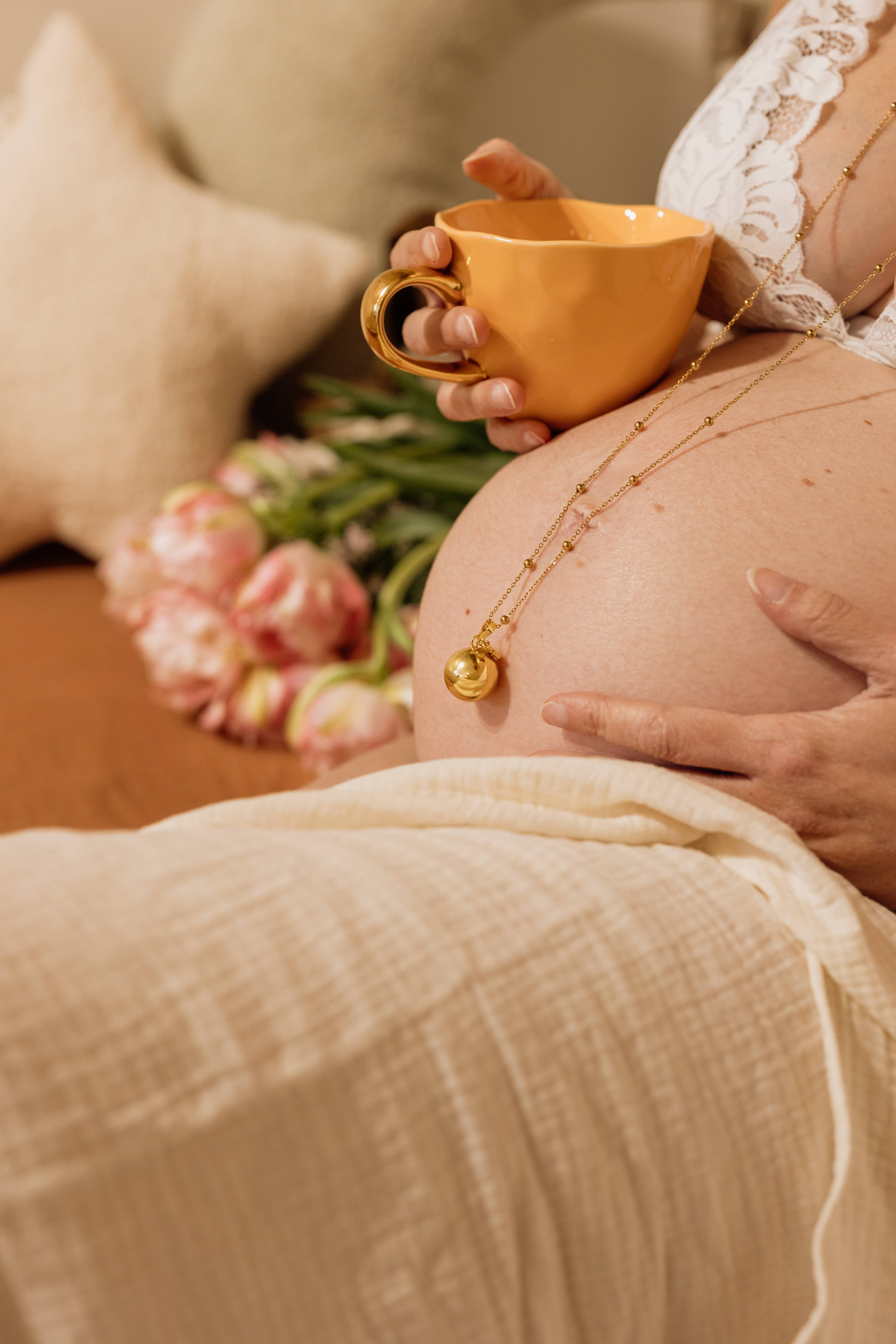 Atelier Thamaïs - Vendita all'ingrosso Gioielli premaman - Ciondolo bola per gravidanza in acciaio inox « Piede bé »2