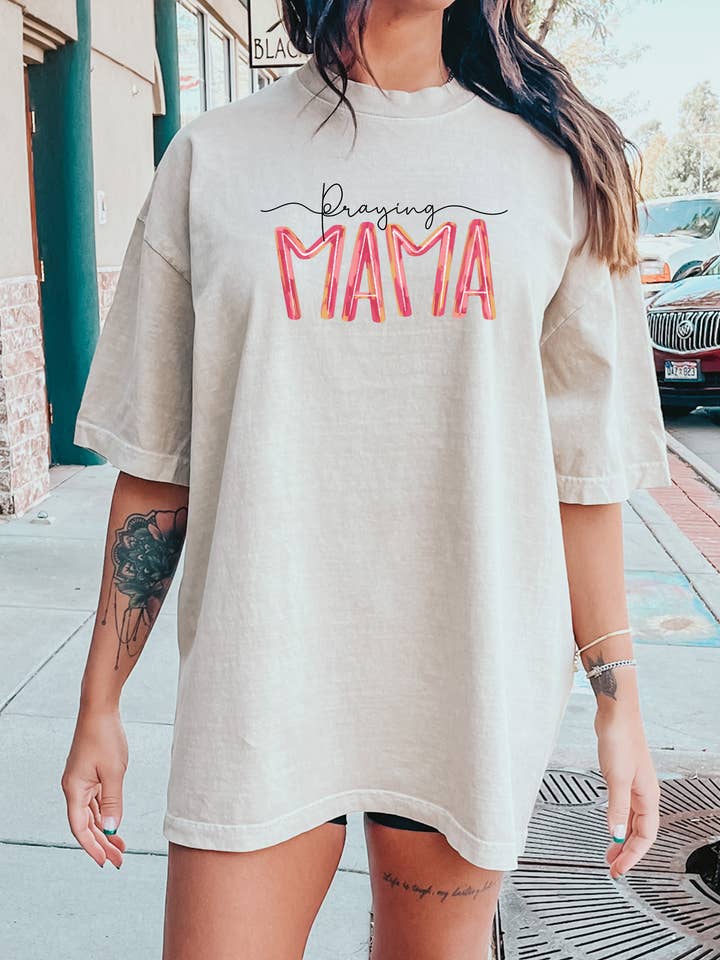 Spirit+Tribe - Wholesale T-Shirt (Graphic) - Women's - PRAYING MAMA
