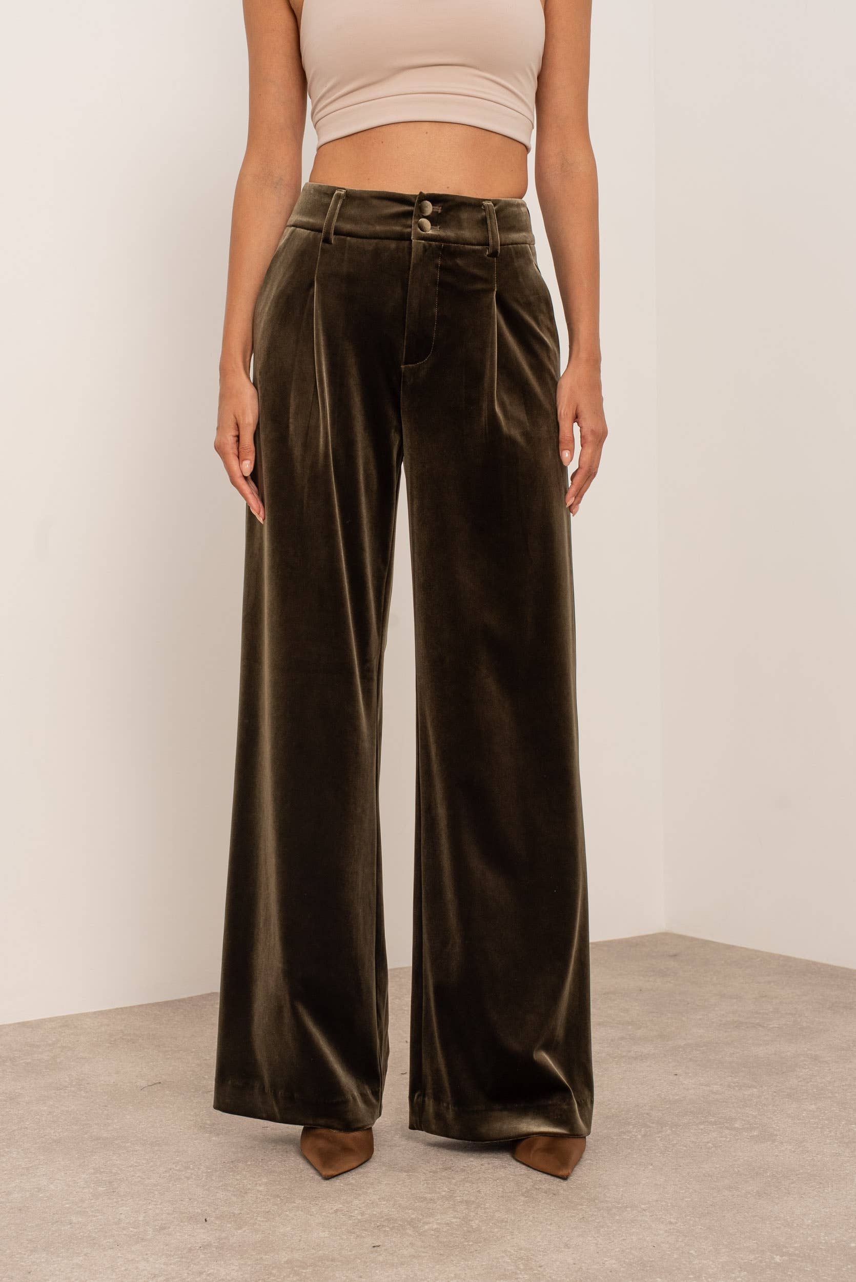 Attentif Paris - Wholesale Pants - Women's - Wide velvet and fluid pants with double button9