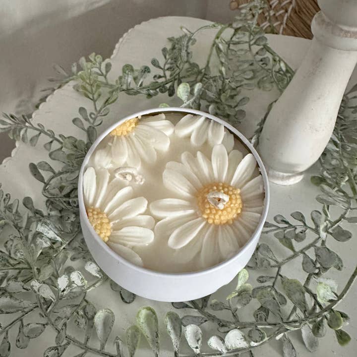 Candela Daisy Tin per la vendita all'ingrosso da parte di Luna Jane Co.