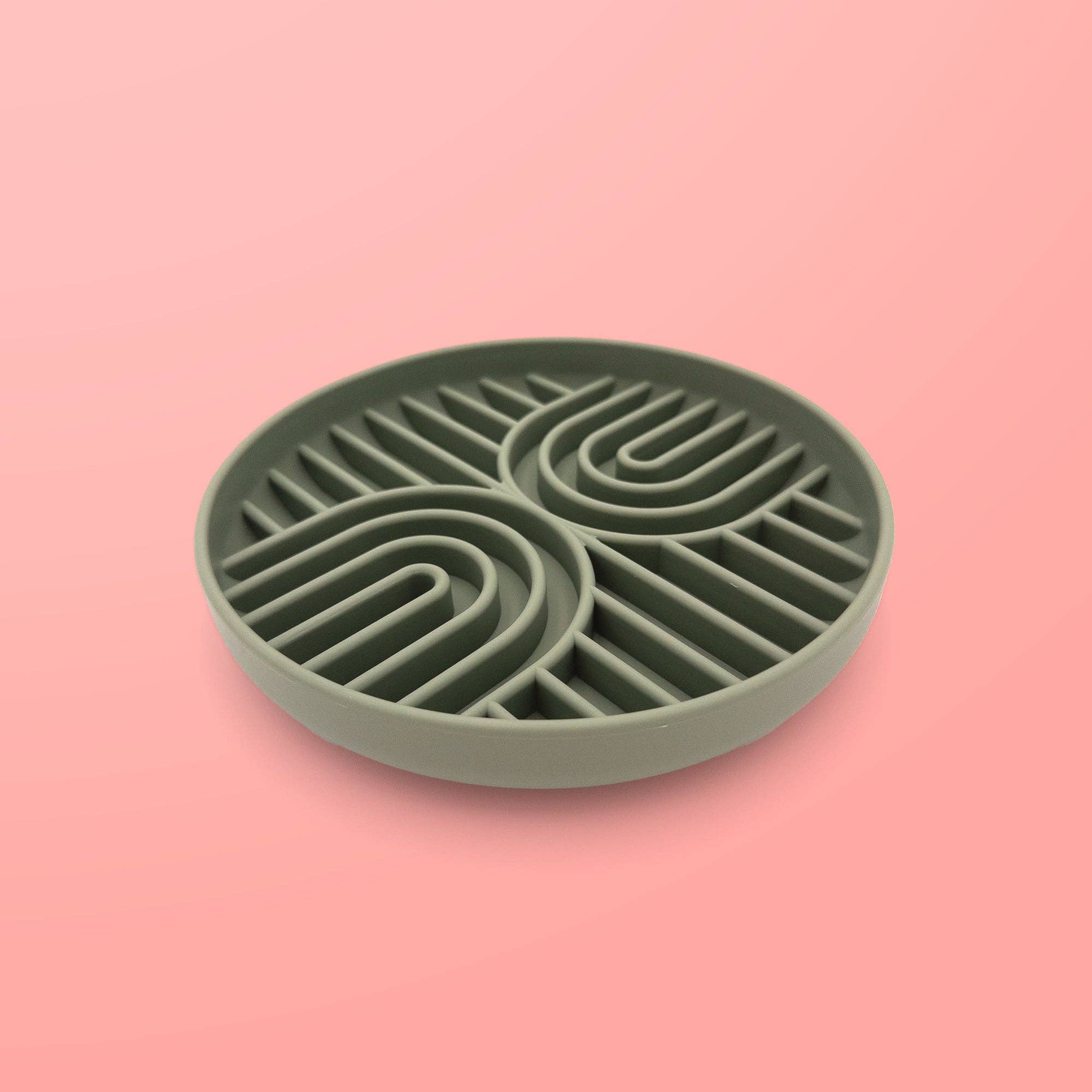 Green Waves Co. - Wholesale Pet bowl – Cat/dog - Slow Feeder Dog Bowl with Suction Base1