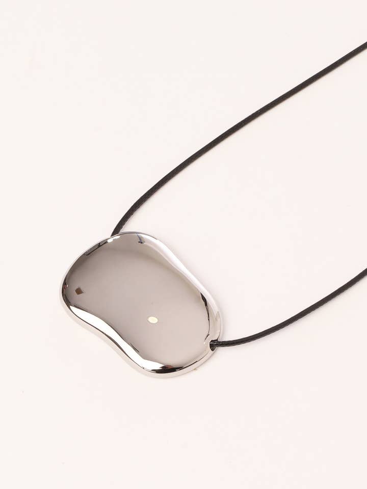 Clo Cord Necklace Silver for wholesale by About November