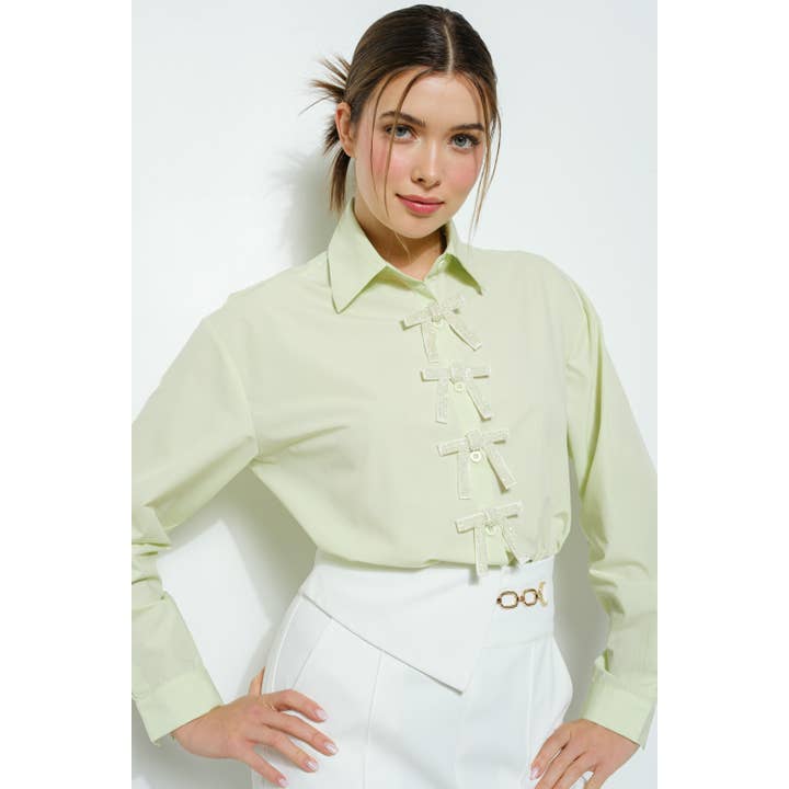 Langærmet skjorte med rhinsten og sløjfeudsmykning for engroshandel hos INA