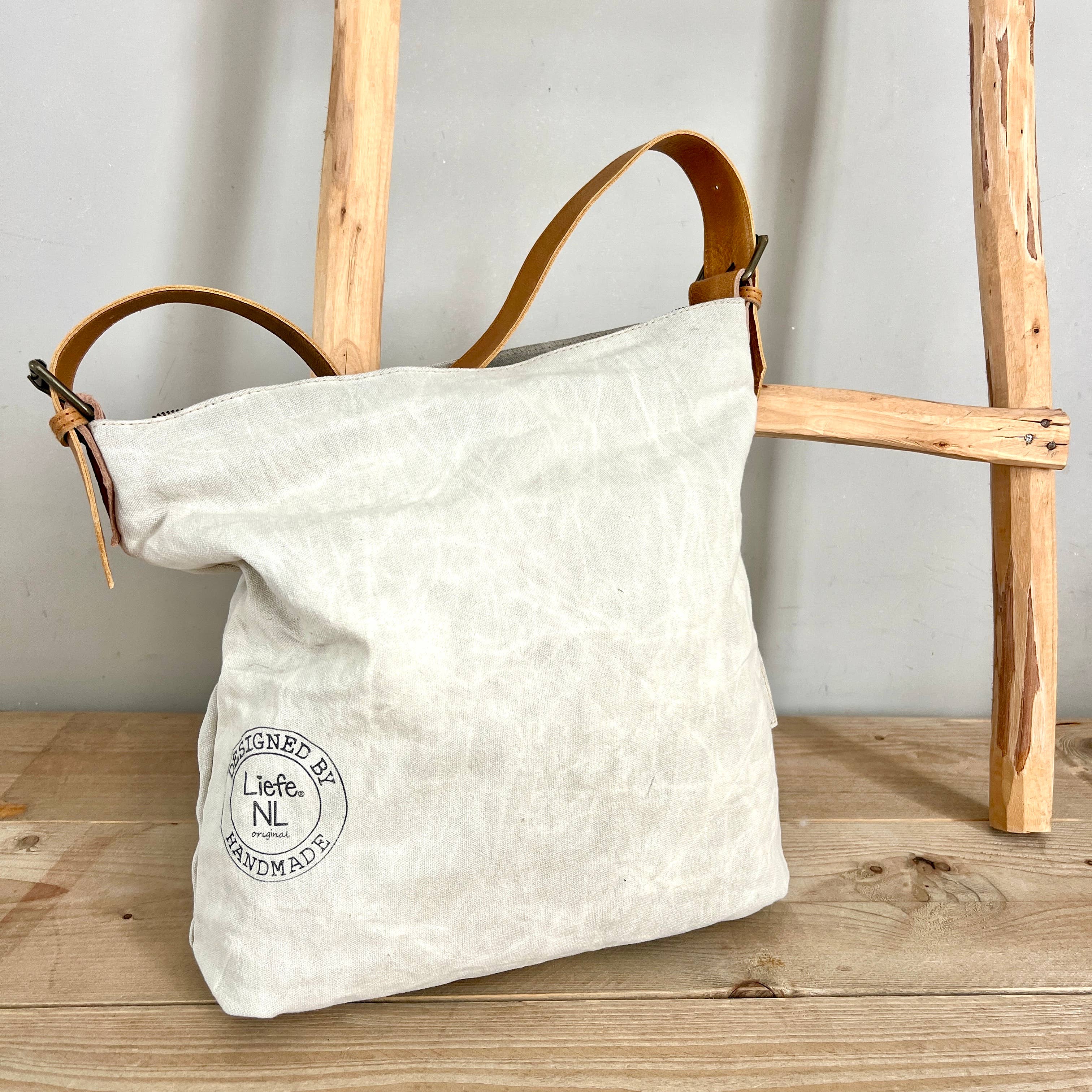 Liefe NL – Großhandel Schultertasche – Damen – BuckleBag Schultertasche aus recyceltem Canvas3