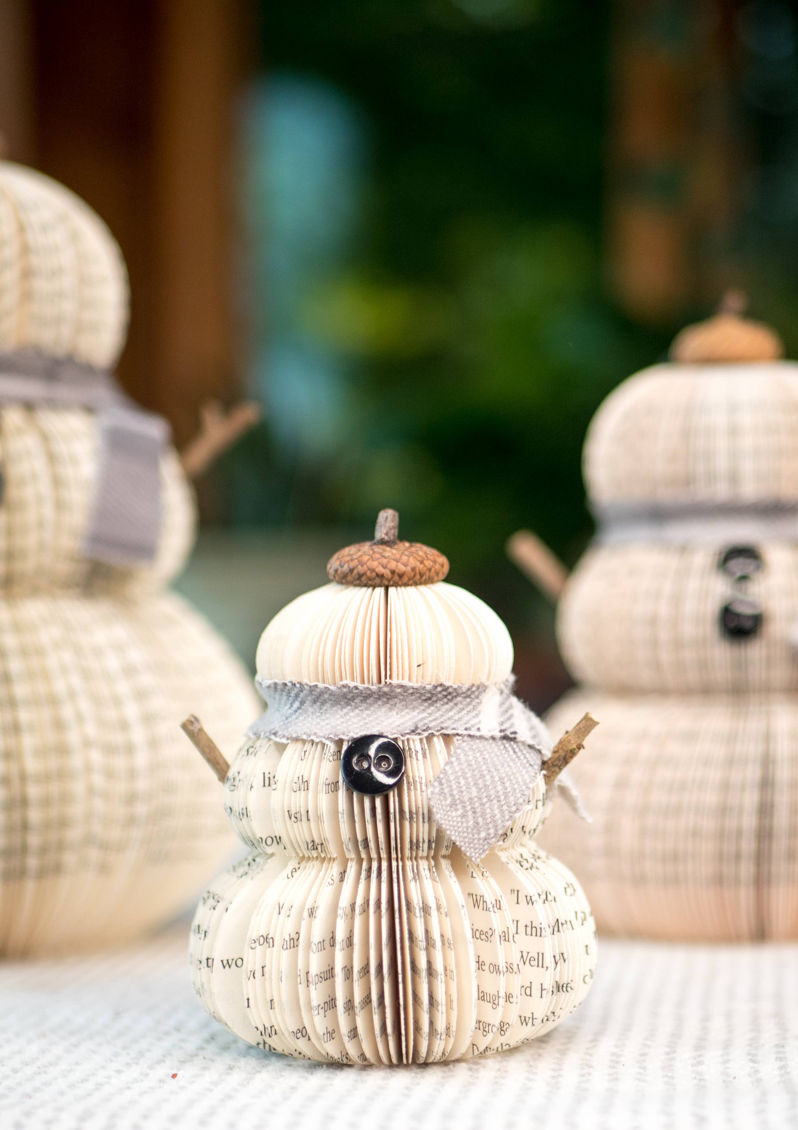 Root To Vine – wholesale Christmas decoration – Snowman Christmas Gift- Literary Book Gift9