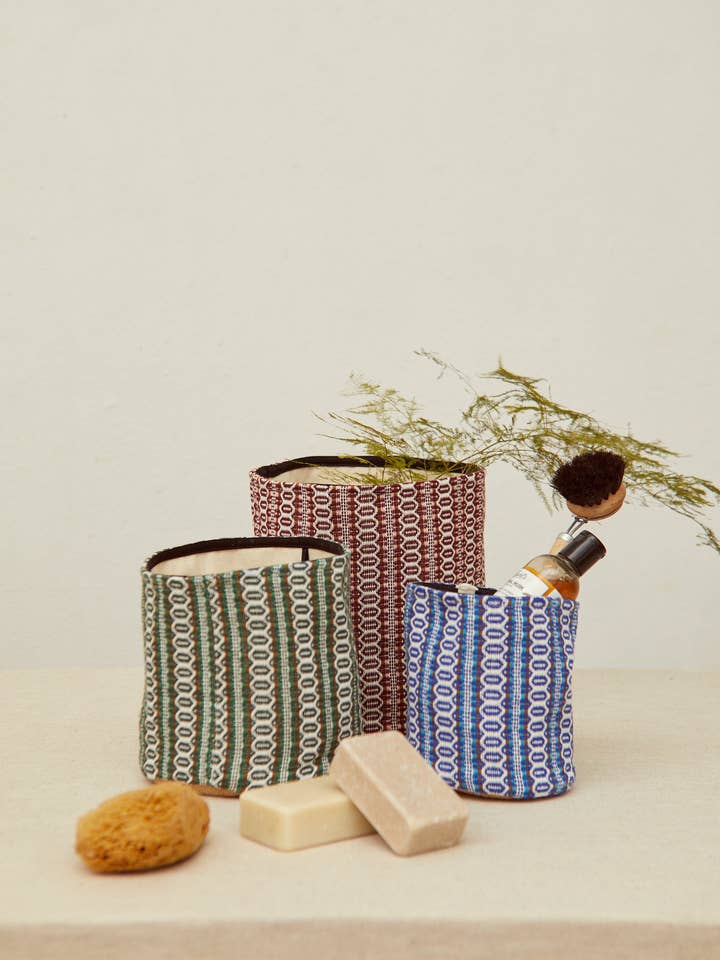 Corbeille rétro en forme de perdrix bleue, marron et verte pour la vente par Eturel Madrid