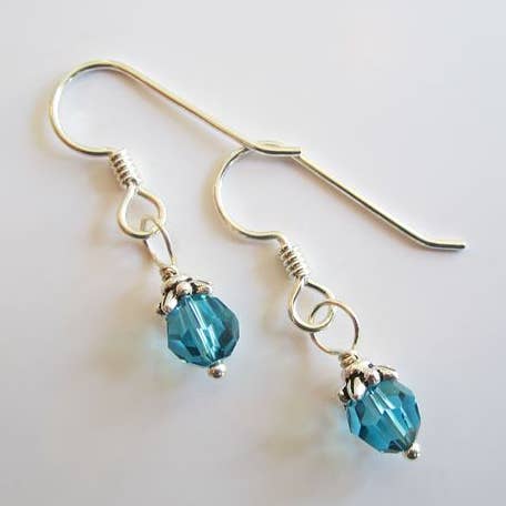 Boucles d'oreilles en cristal Swarovski 6mm Bleu Pacifique pour la vente par Dog Park Publishing