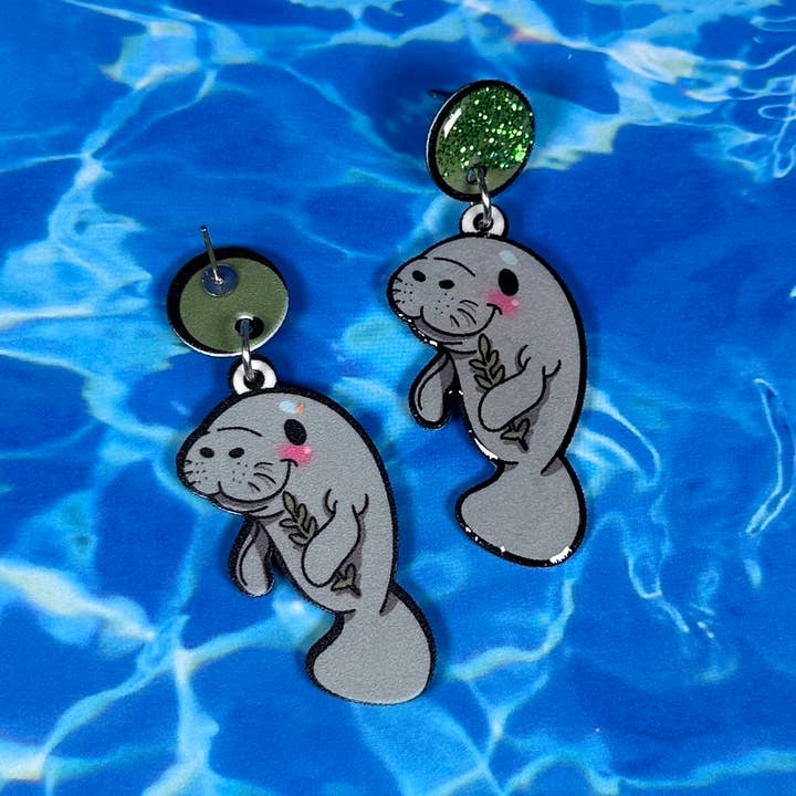Sea Pixie Designs - Vendita all'ingrosso Orecchini pendenti - Orecchini Pendenti Manatee Glitter, Costieri e Leggeri5