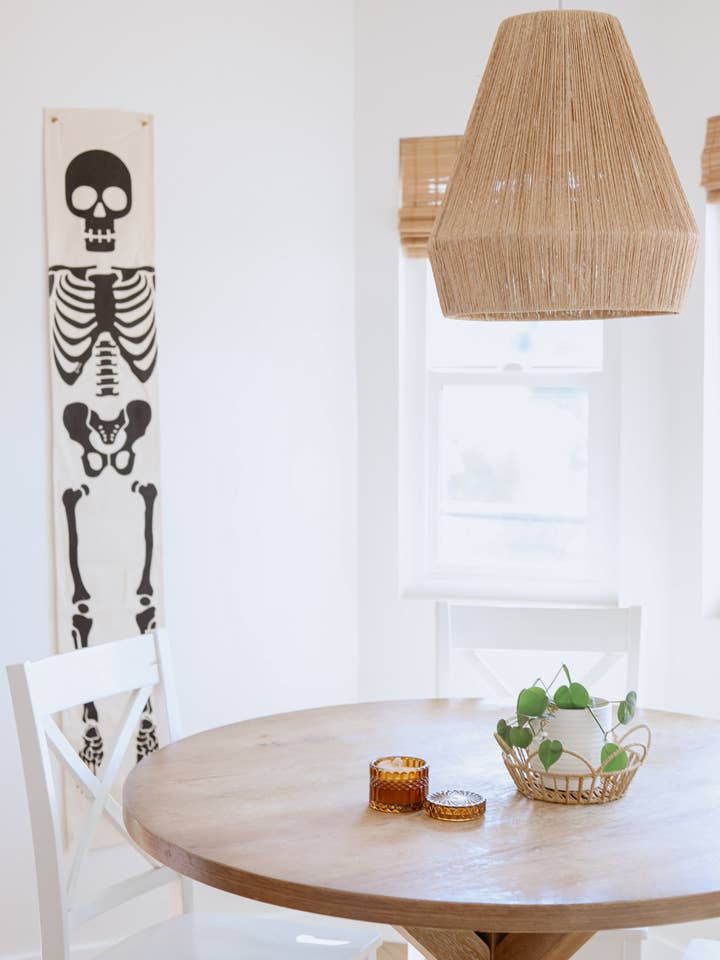 Baltic Amber Candle for wholesale by Oak and Ash Candle Company