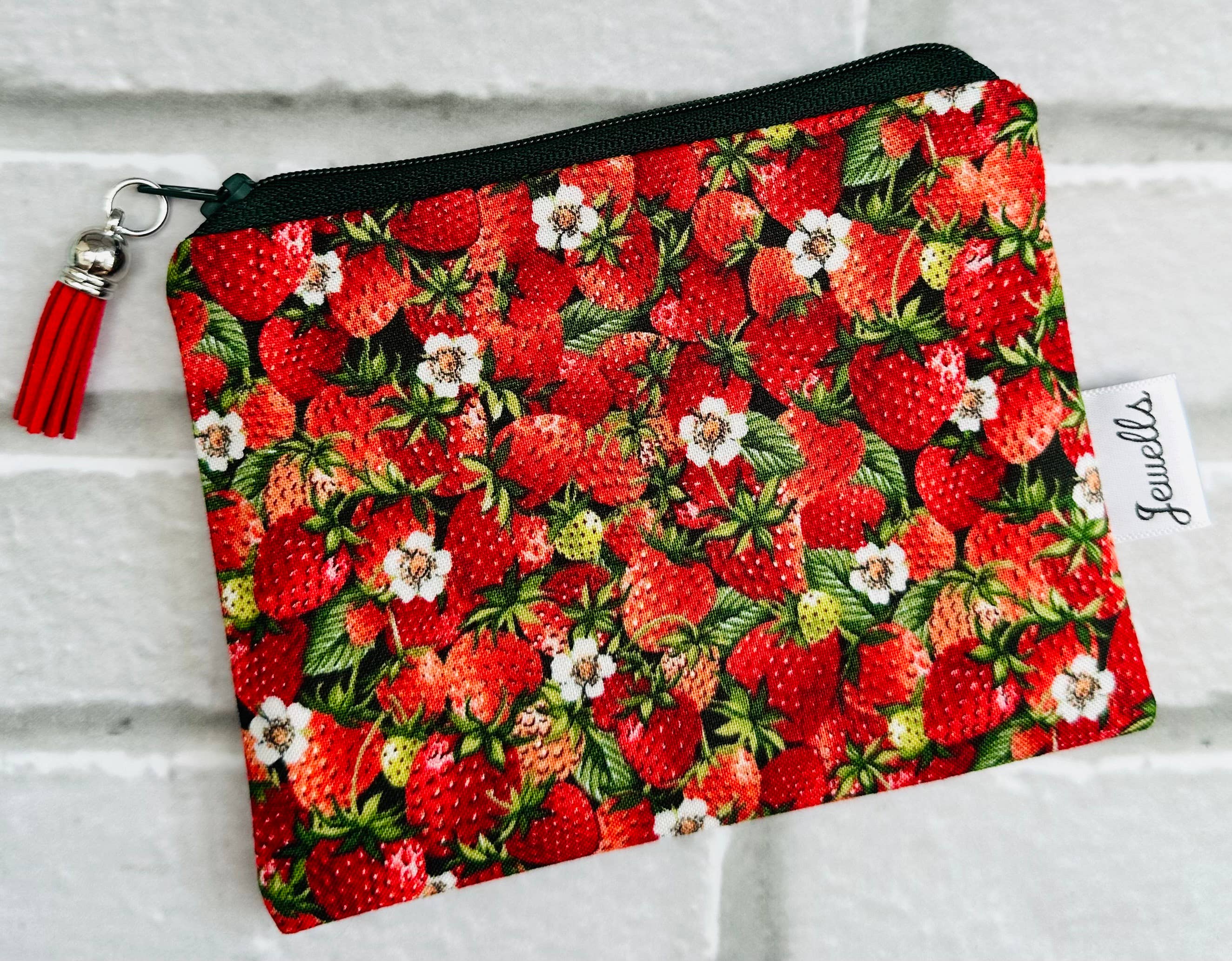 Jewells – wholesale Coin purse – Women’s – Strawberry fabric coin purse 2 sizes hair scrunchie1