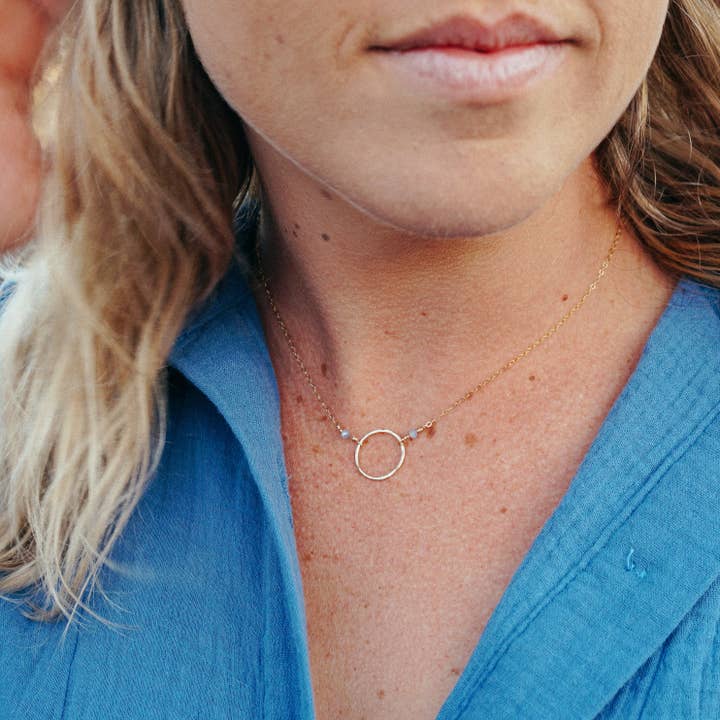 Rippie Mae - Venta al por mayor Collares con colgantes/abalorios - Collar Rae con azul