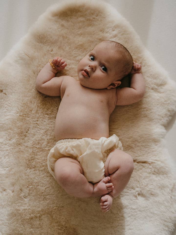 Natural sheepskin for wholesale by Miijo