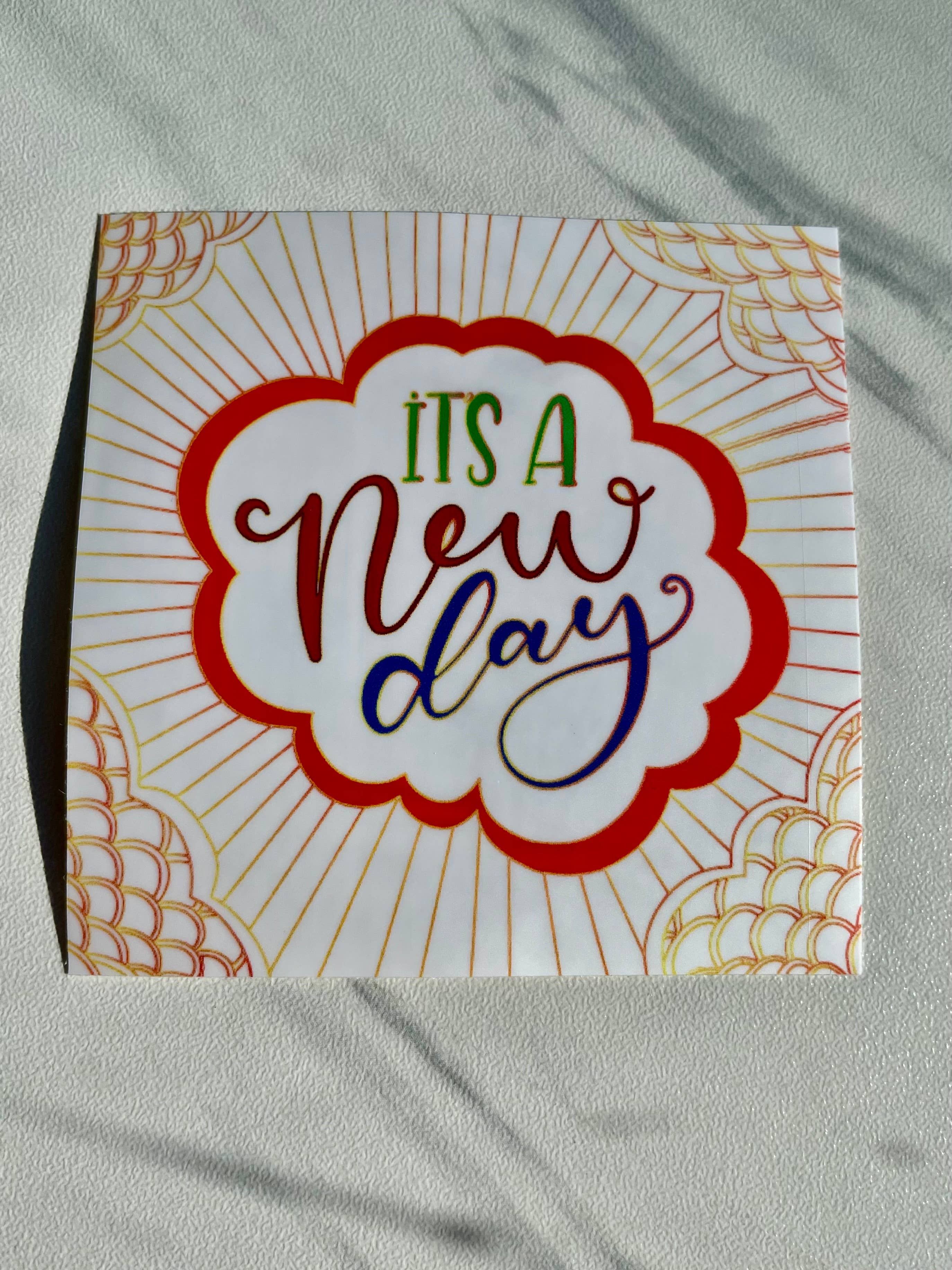 Denali & Co. - Vente Autocollant - Autocollant de motivation It's A New Day, 3 po x 3 po1