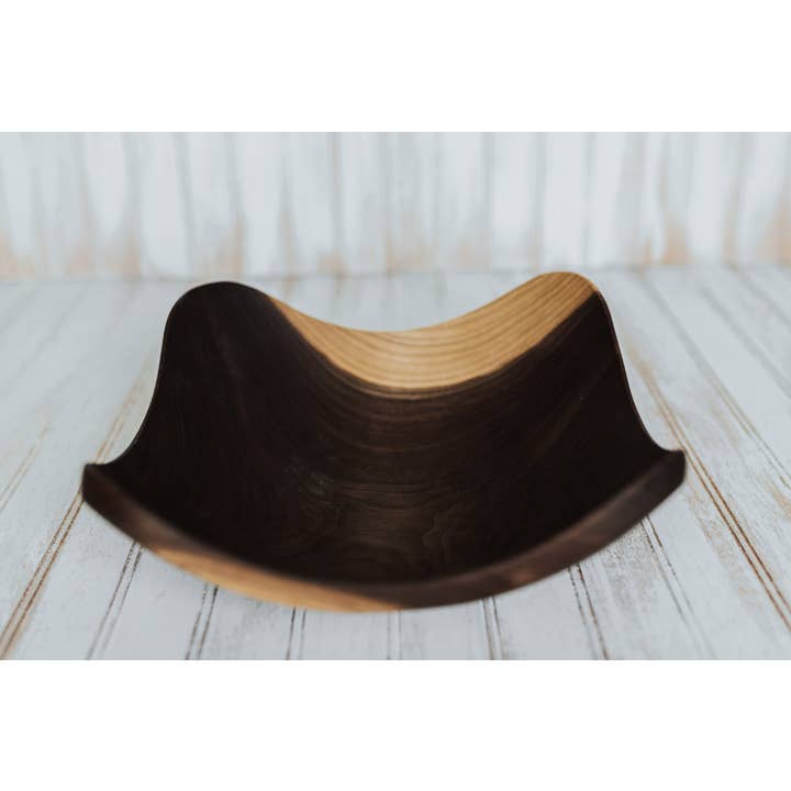 Colección Four Corner, cuenco de nogal de 15 pulgadas, acabado al óleo con forma de abeja para venta al por mayor de Holland Bowl Mill