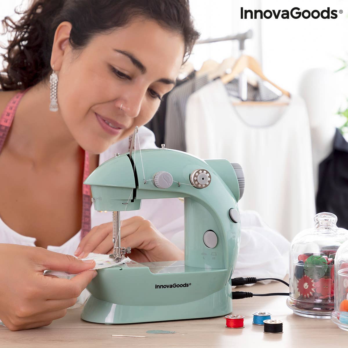 InnovaGoods - Wholesale Small/Handheld Appliance - Mini Portable Sewing Machine with LED, Cutter, Accessory1