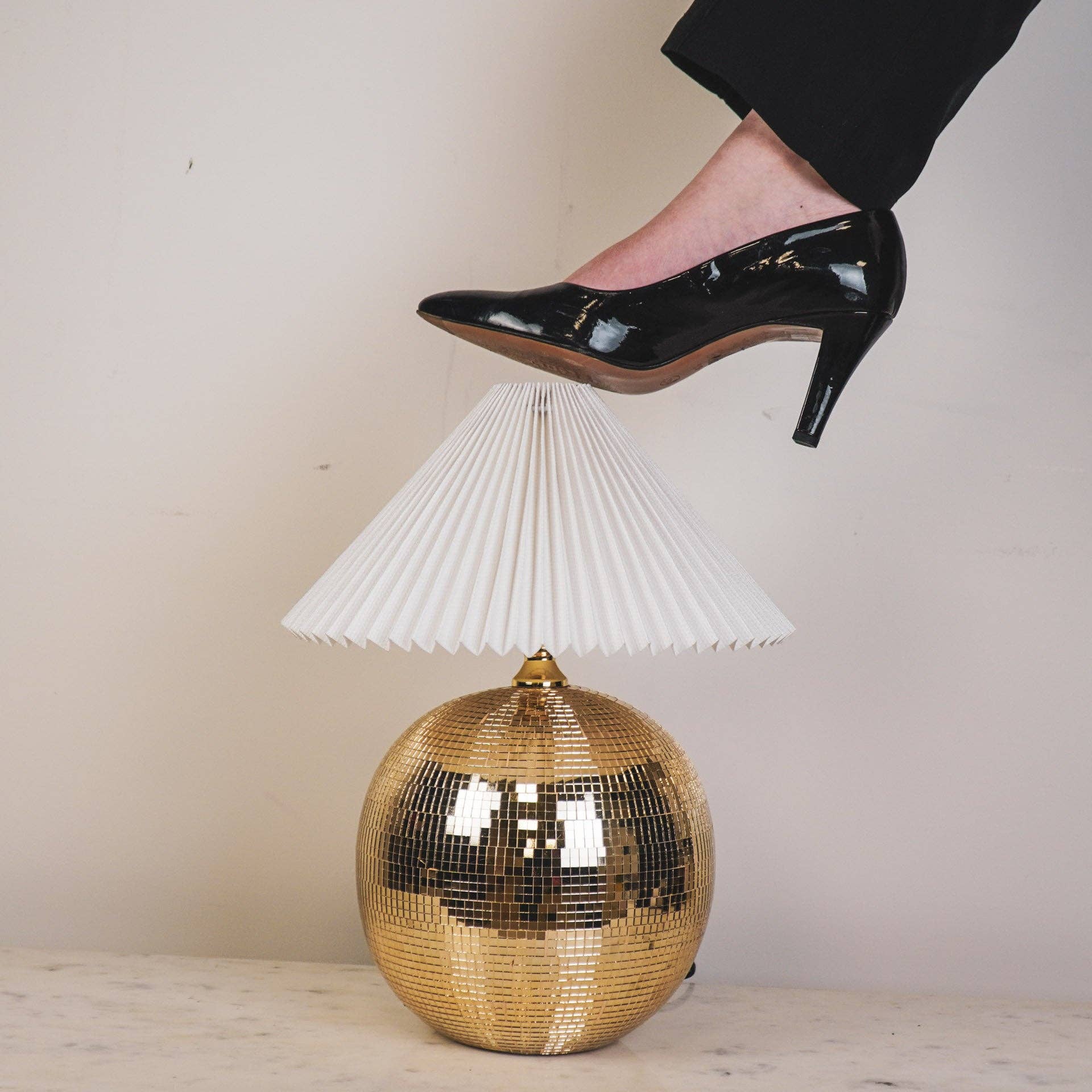 Housevitamin bv - Wholesale Accent/Desk Lamp - Lamp - Table Lamp Disco ball - Glass -Gold - 20x20x20cm2