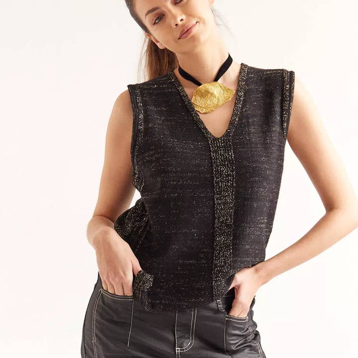 Gilet Russula tricoté en laine et lurex pour la vente par Margara Shaw