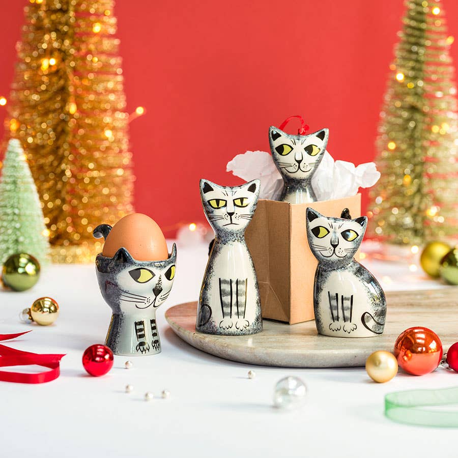 Hannah Turner Ltd – wholesale Salt- och pepparkarsset – Salt- och pepparkar i form av grå tabbymönstrade katter | Hannah Turner1
