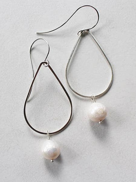 De Daphne Örhängen för wholesale av Tippy Stockton Jewelry