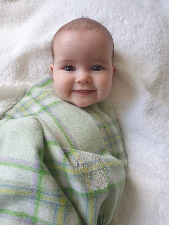 Manta bebé Little Lamb Verde para venta al por mayor de Patrick King Woollen Company