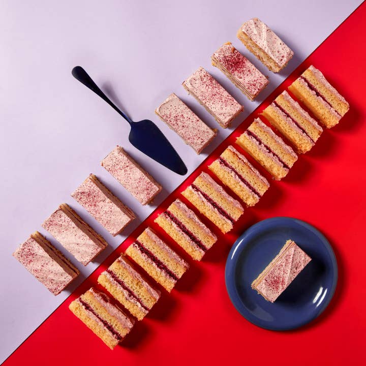 Blackberry and Mascarpone Traycake for wholesale by Cake Club