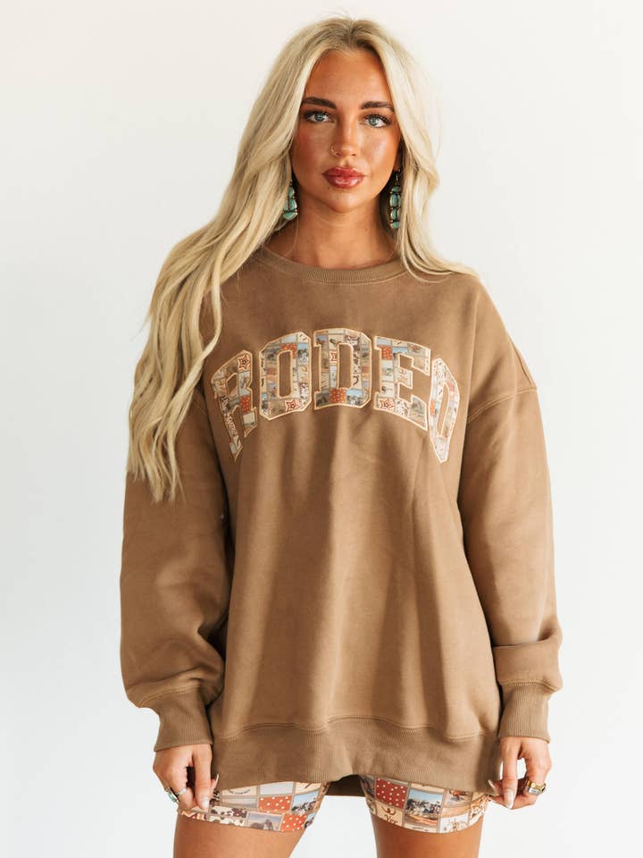VR202 BRUINE RODEO SWEATSHIRT (7 STUKS - DAMES) voor wholesale door VARSITY RODEO