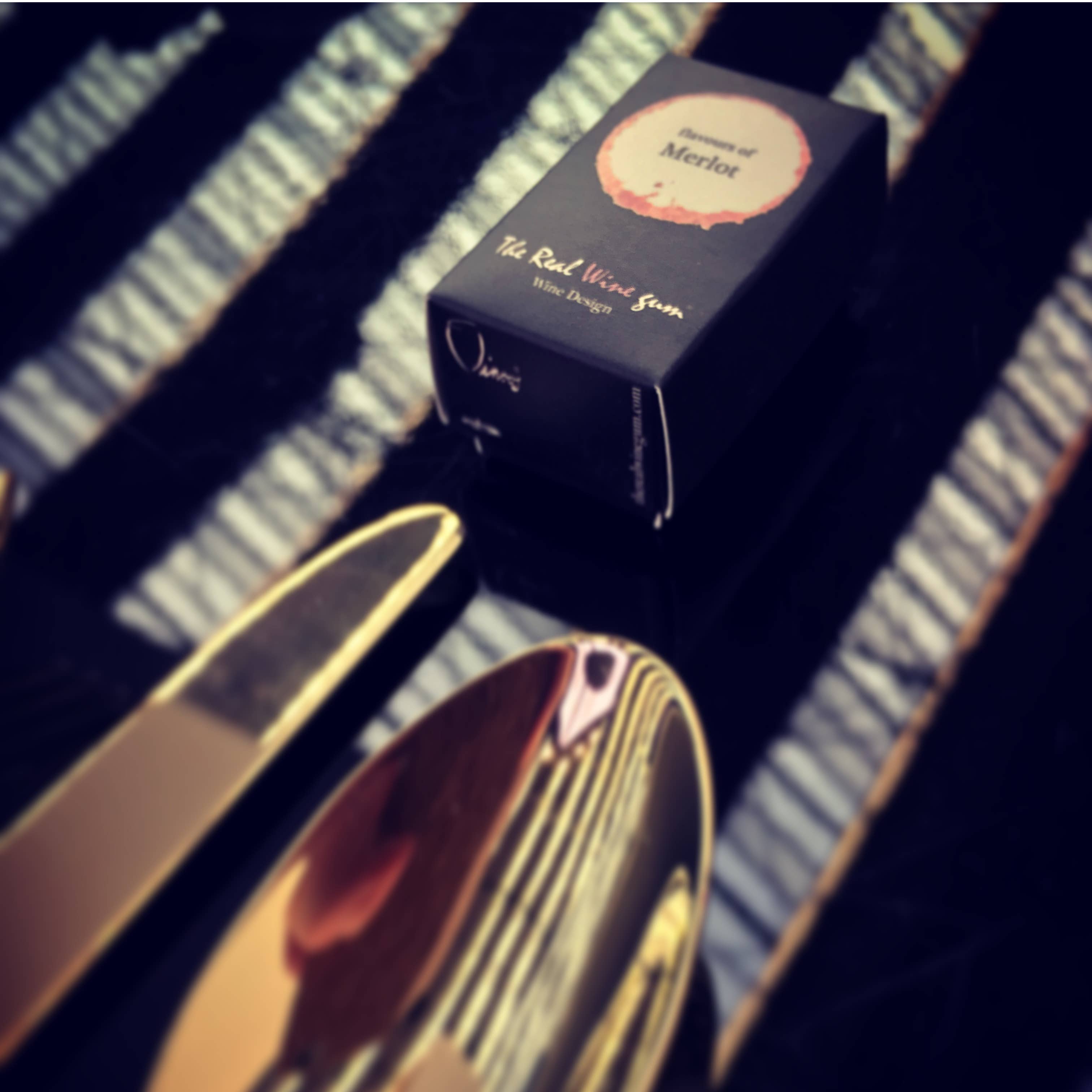 Vinoos - Wine Stories – wholesale Gummy – Merlot Wine Gum - Mini box - 100 'Just For Me'3