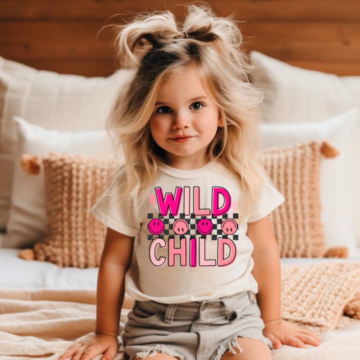 Kleidung für Kinder - Wild Child Graphic Tee für den Großhandel von The Countryside Cottage