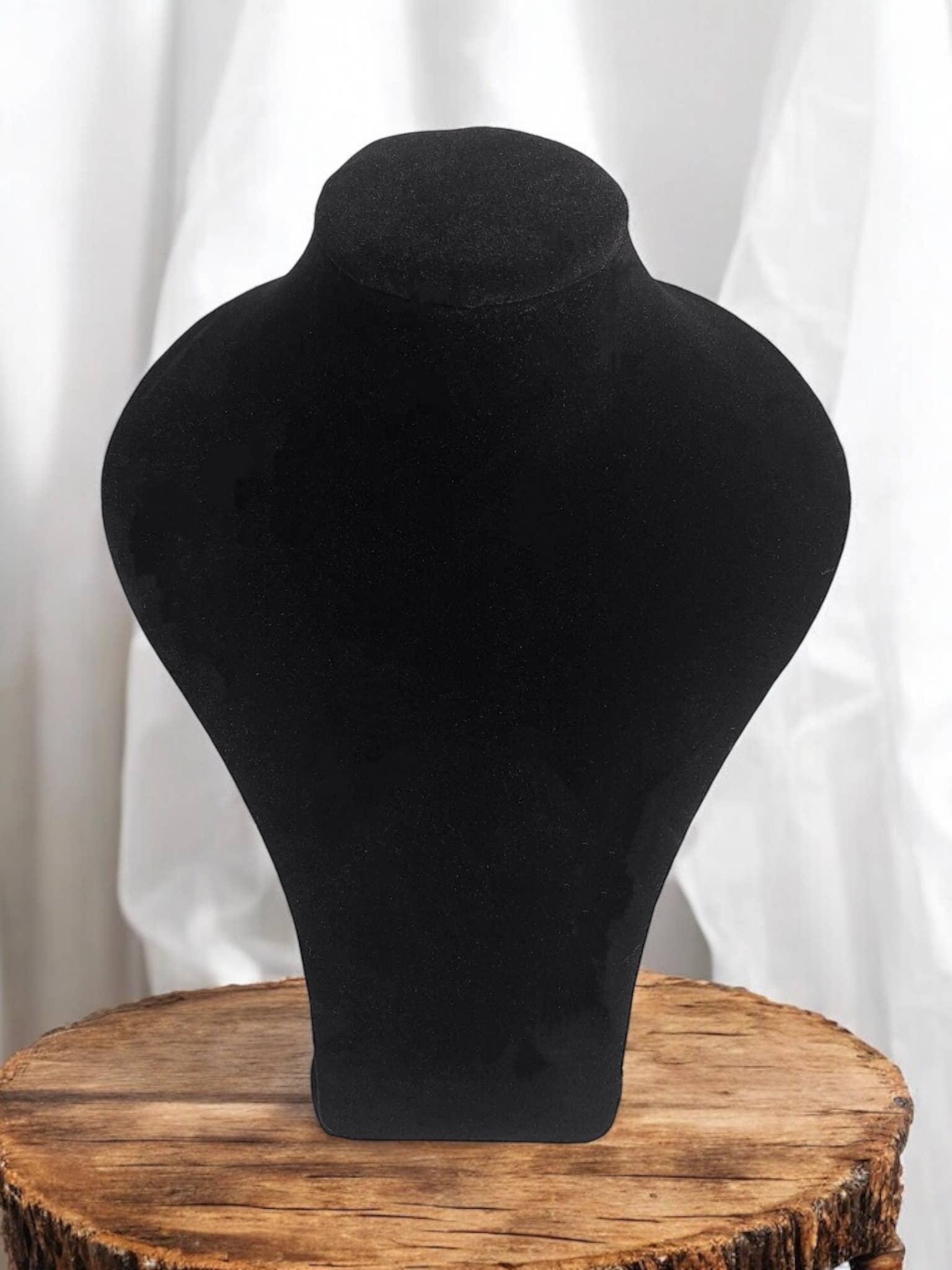 Black Bust display (30x22x11cm) RY19 for wholesale on Faire1