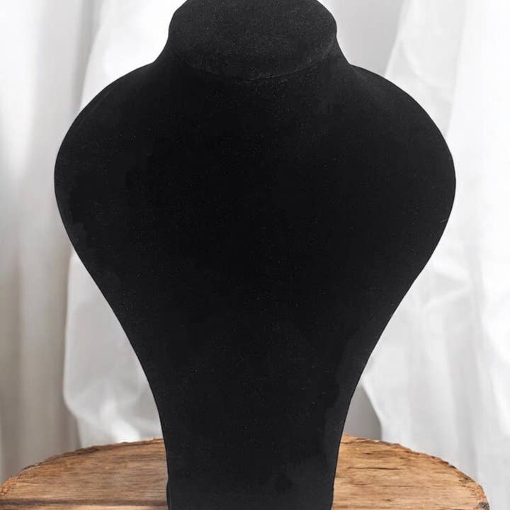 Black Bust display (30x22x11cm) RY19 for wholesale on Faire1