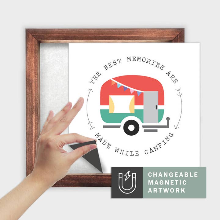 Insert décoratif magnétique saisonnier pour panneau interchangeable (moyen) : Meilleurs souvenirs de camping | Été | Panneau magnétique vierge vendu séparément pour la vente par Simpler Seasons Decor