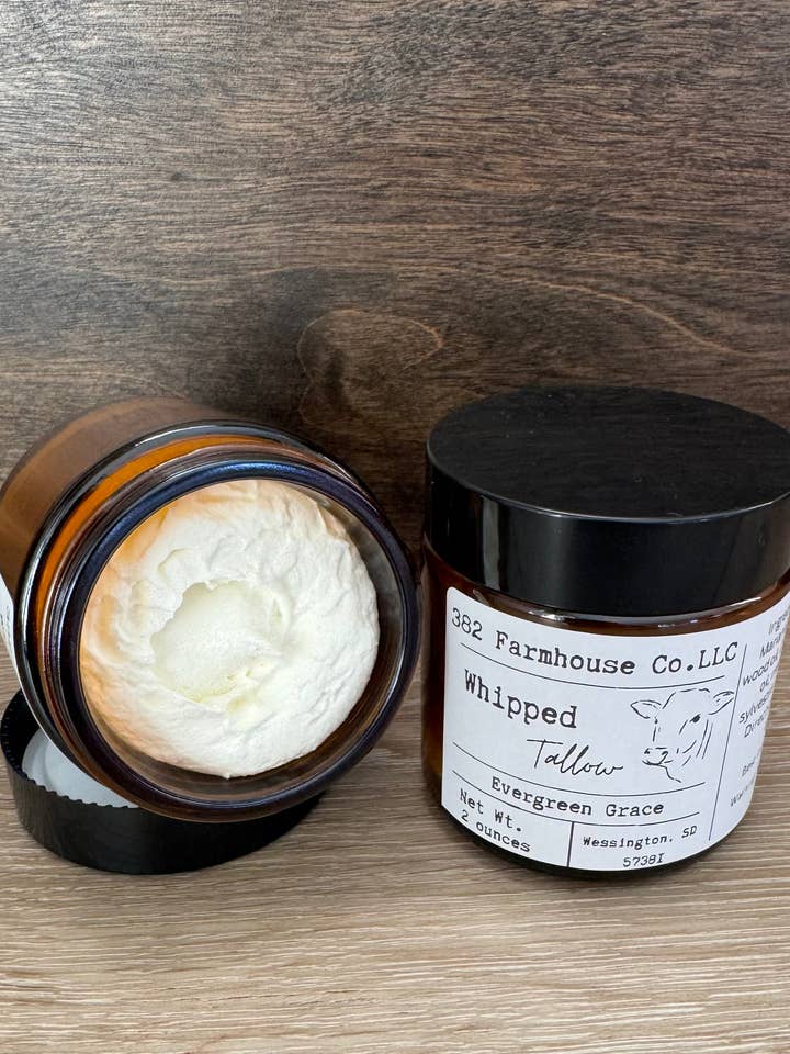 Evergreen Grace Tallow Fouetté - Édition Spéciale Fêtes pour la vente par 382 Farmhouse Co LLC