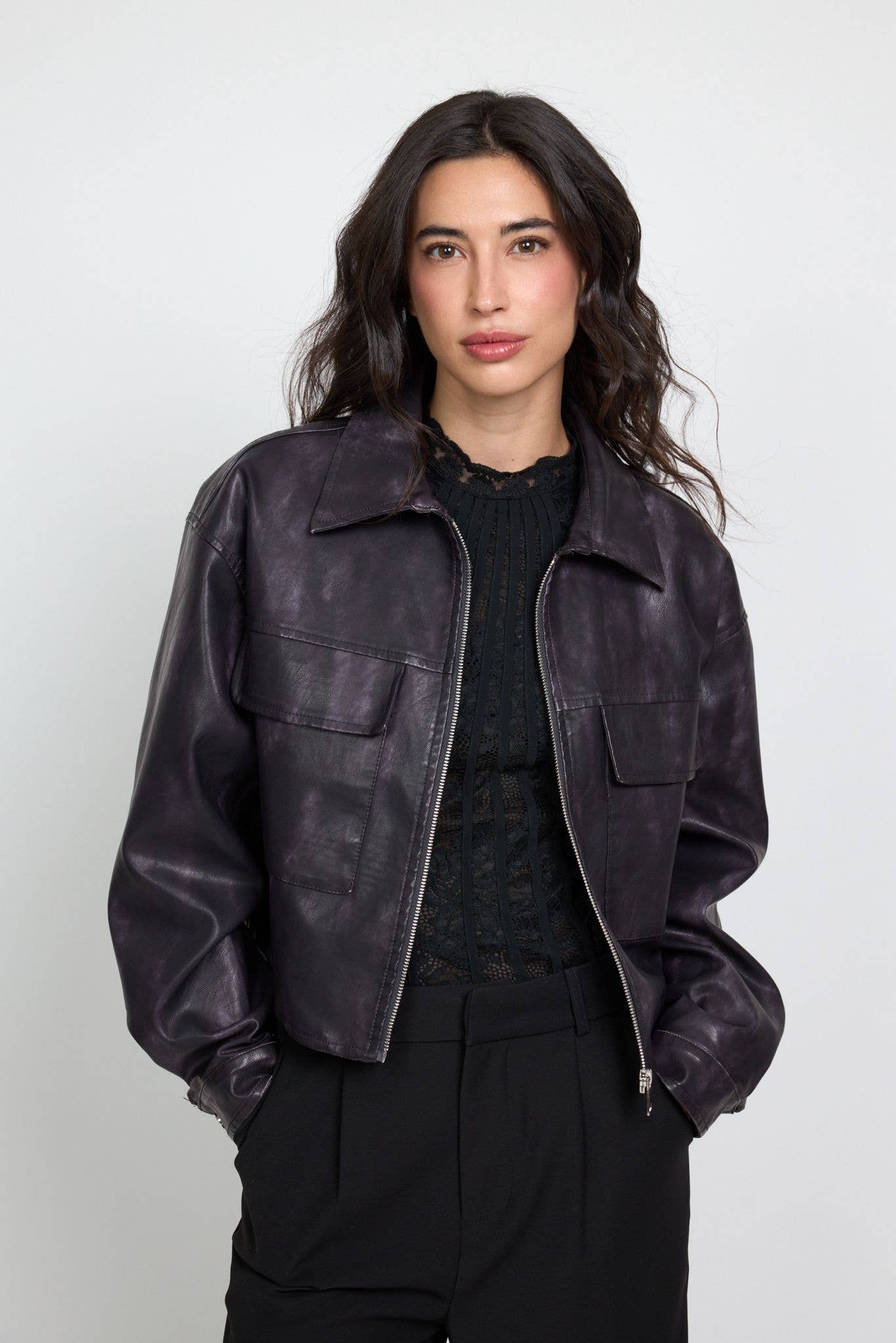 SWEET MAGIC MODA Y COMPLEMENTOS - Wholesale Leather Jacket - Women's - FAUX LEATHER JACKET WITH POCKETS3