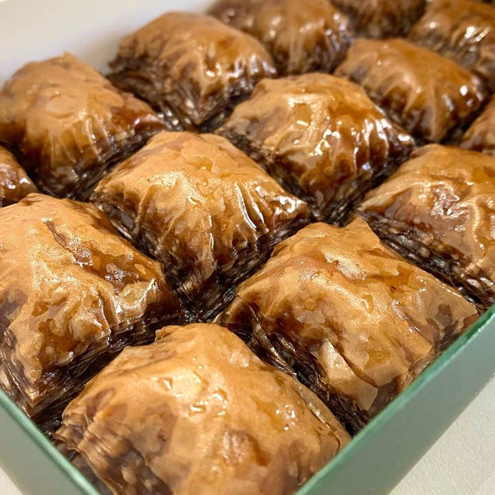 Aladdin - Wholesale Chocolate Covered Sweets - Karakoy Gulluoglu | Turkish Chocolate Baklava