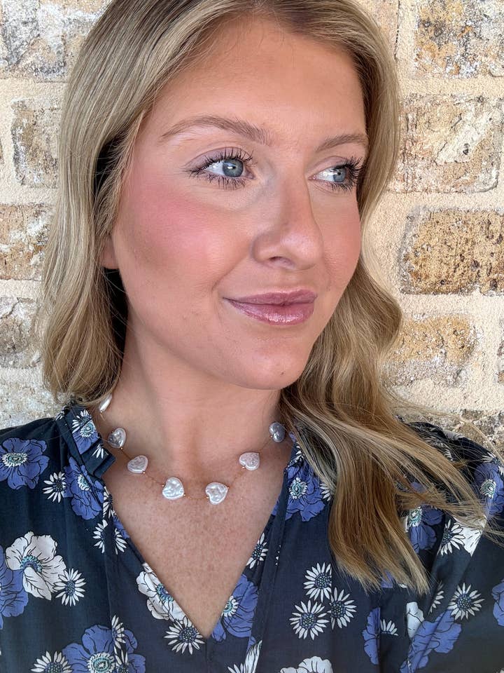 HALSKETTE MIT PERLENHERZEN für den Großhandel von Triple Play Jewelry