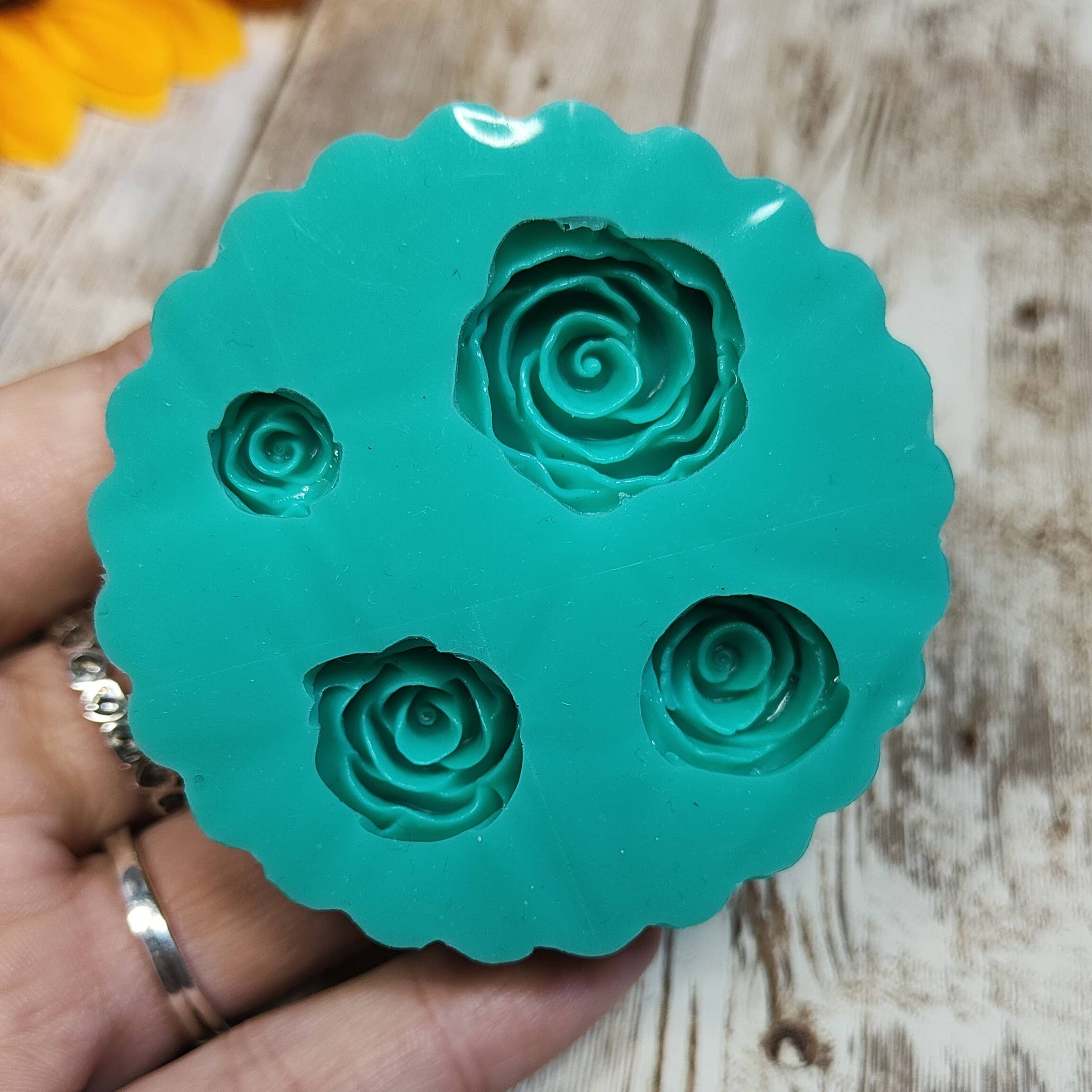 Serena Creazione di Serena Stampone - Wholesale Doe-het-zelf-knutselset - Roze siliconen mal in diverse maten voor hars en gips3